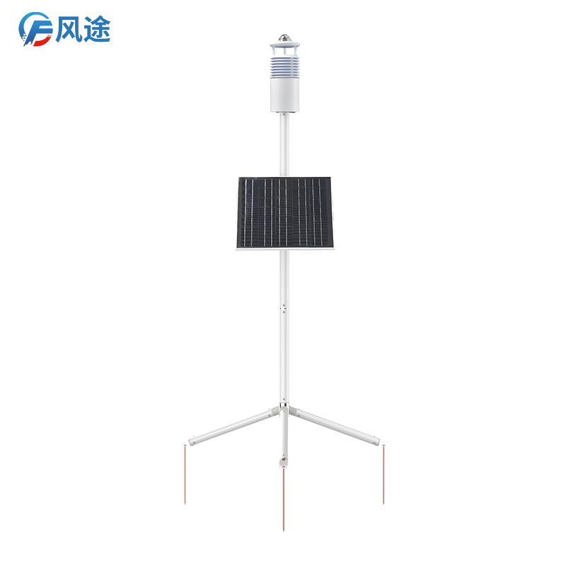戰場中，碳纖維氣象站實時記錄氣象因素